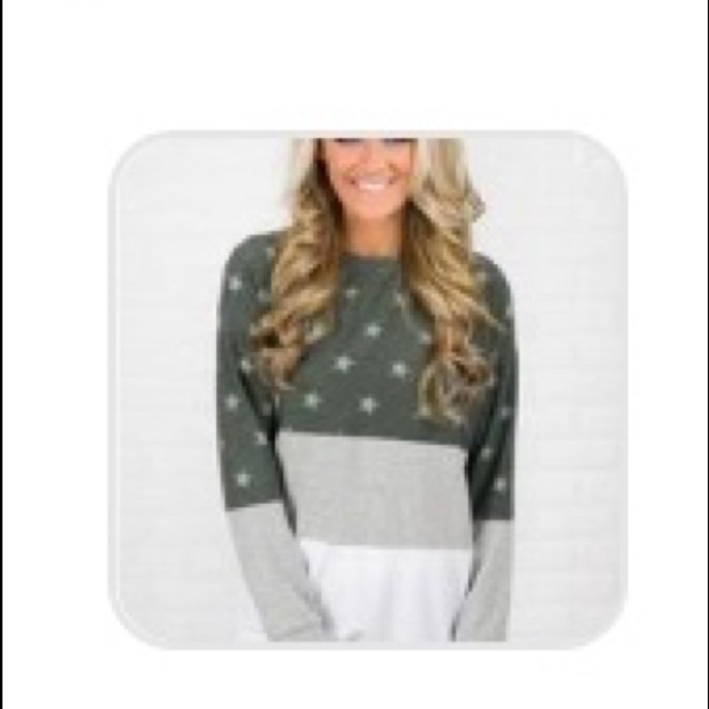 🌸 5 for $20 Long Sleeved Star Scoop Neck Shirt